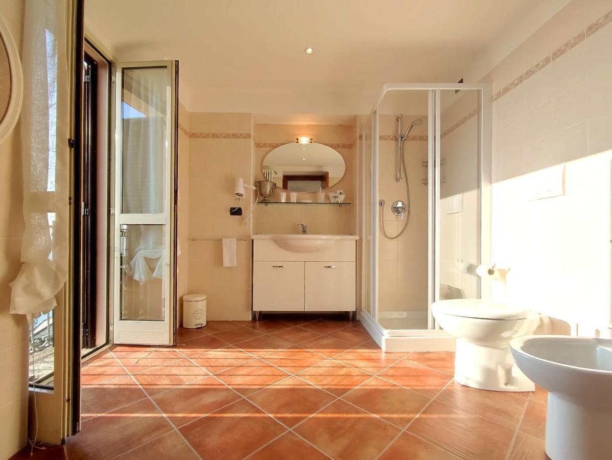 B&B Villa Regina Brunate Exteriör bild