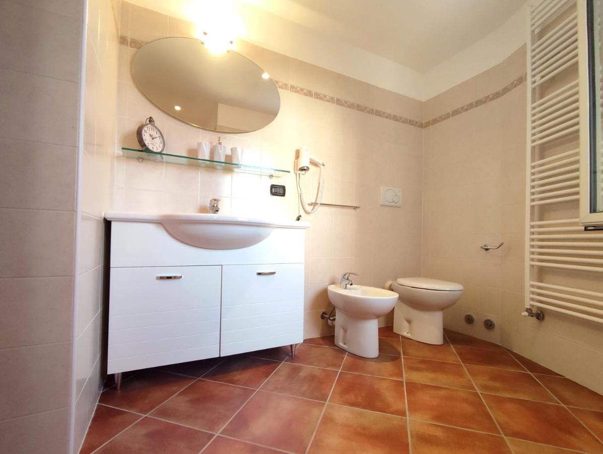 B&B Villa Regina Brunate Exteriör bild