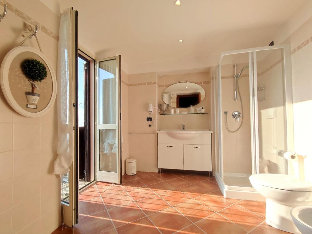B&B Villa Regina Brunate Exteriör bild